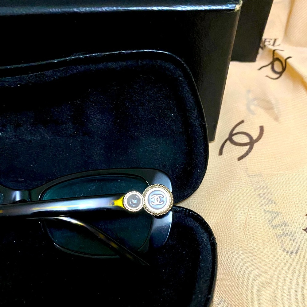 Authentic Chanel Frame - Picture 4 of 6